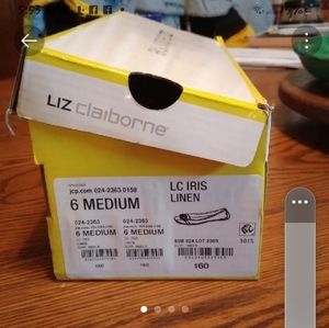 Cute Liz claiborne flats canvas tan size 6